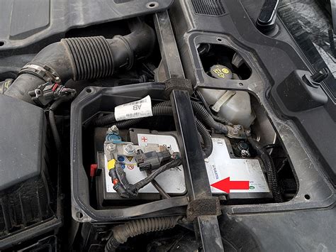 dual battery junction box range rover evoque 2015|Evoque auxiliary battery.